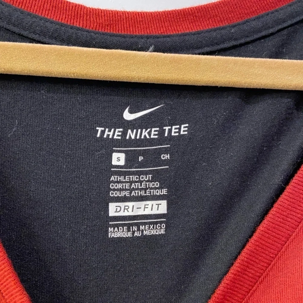 Nike - Washington State Dry Fit T-Shirt - NWOT - Picture 4 of 6